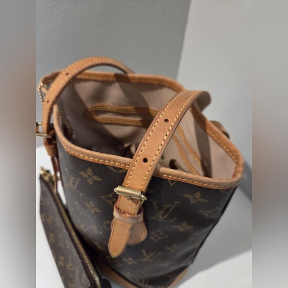 LOUIS VUITTON Petit Bucket PM Monogram with Pouch- Excellent condition - Picture 6 of 10